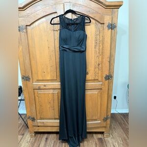 Elegant Black Lace Evening Gown